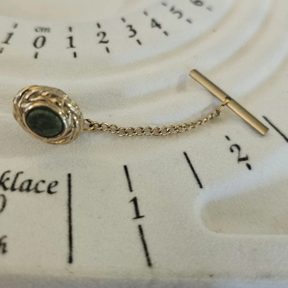 Vintage Green Jade &‎ Gold Toned Tie Scarf Pin